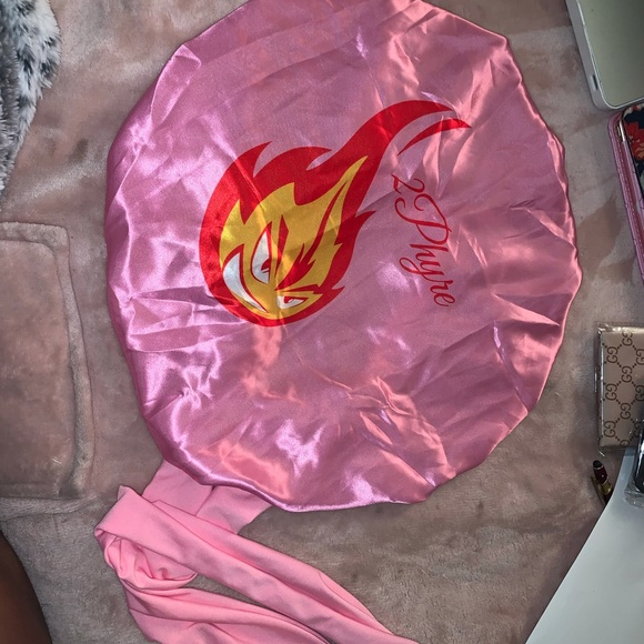 SATIN LARGE HAIR BONNET 💕 - Picture 2 of 3